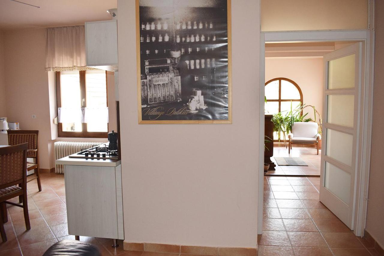 Borbarátok vendègház Villány Exterior foto